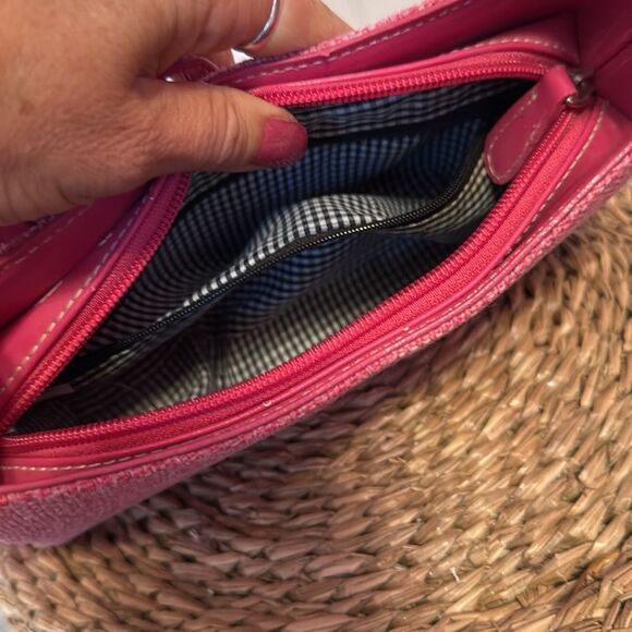 Vintage Pink Shoulder Bag with Silver Accent - Picture 7 of 8